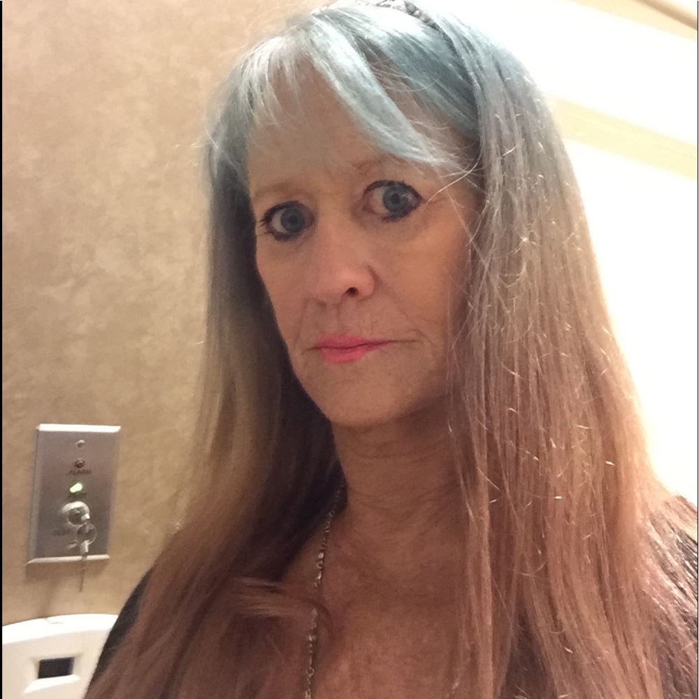 Meet your Posher, Beverly